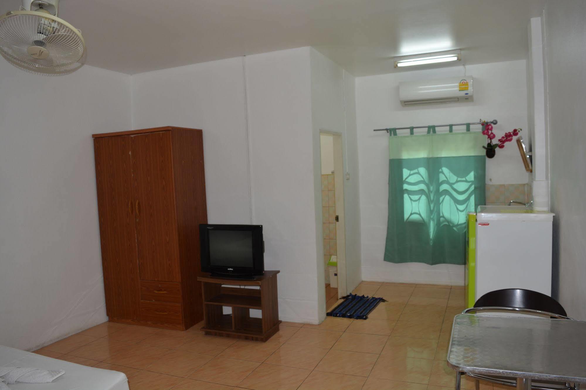 Little Austria Tams Guesthouse Chaweng Beach Buitenkant foto