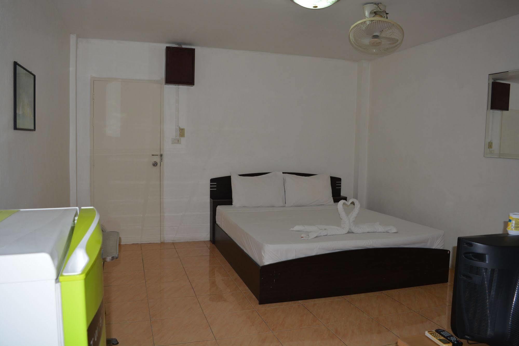 Little Austria Tams Guesthouse Chaweng Beach Buitenkant foto