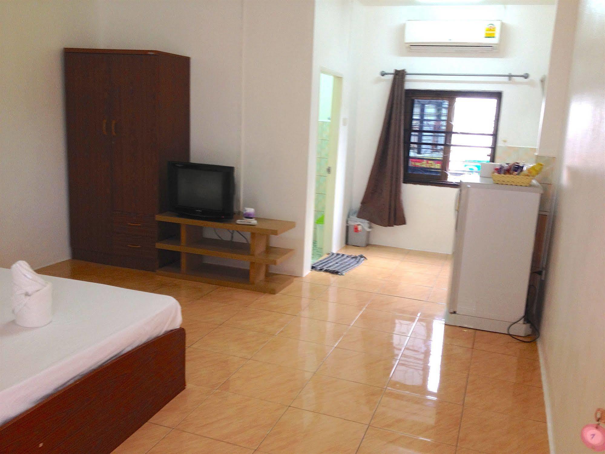Little Austria Tams Guesthouse Chaweng Beach Buitenkant foto